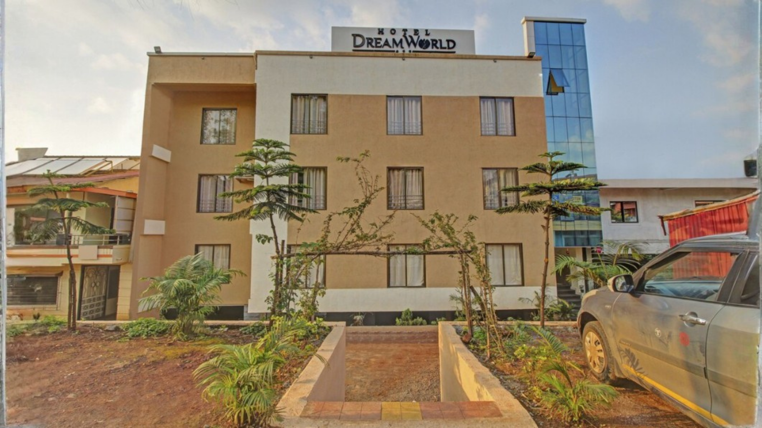 Dreamworld facade